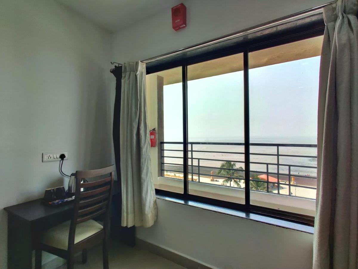 Golden Chariot Hotel Daman Exterior photo