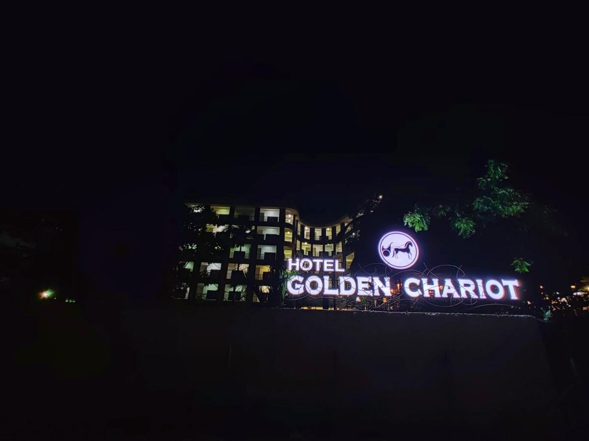 Golden Chariot Hotel Daman Exterior photo