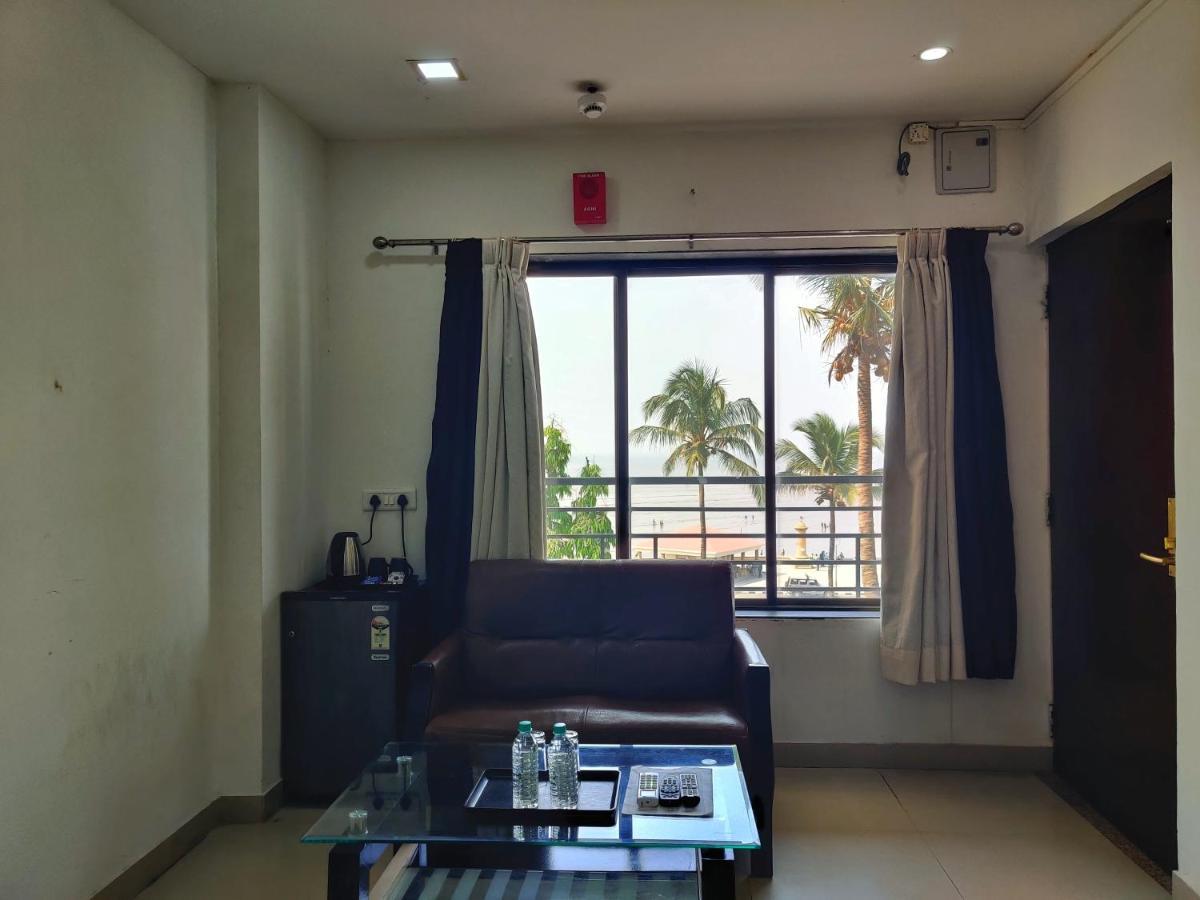 Golden Chariot Hotel Daman Exterior photo