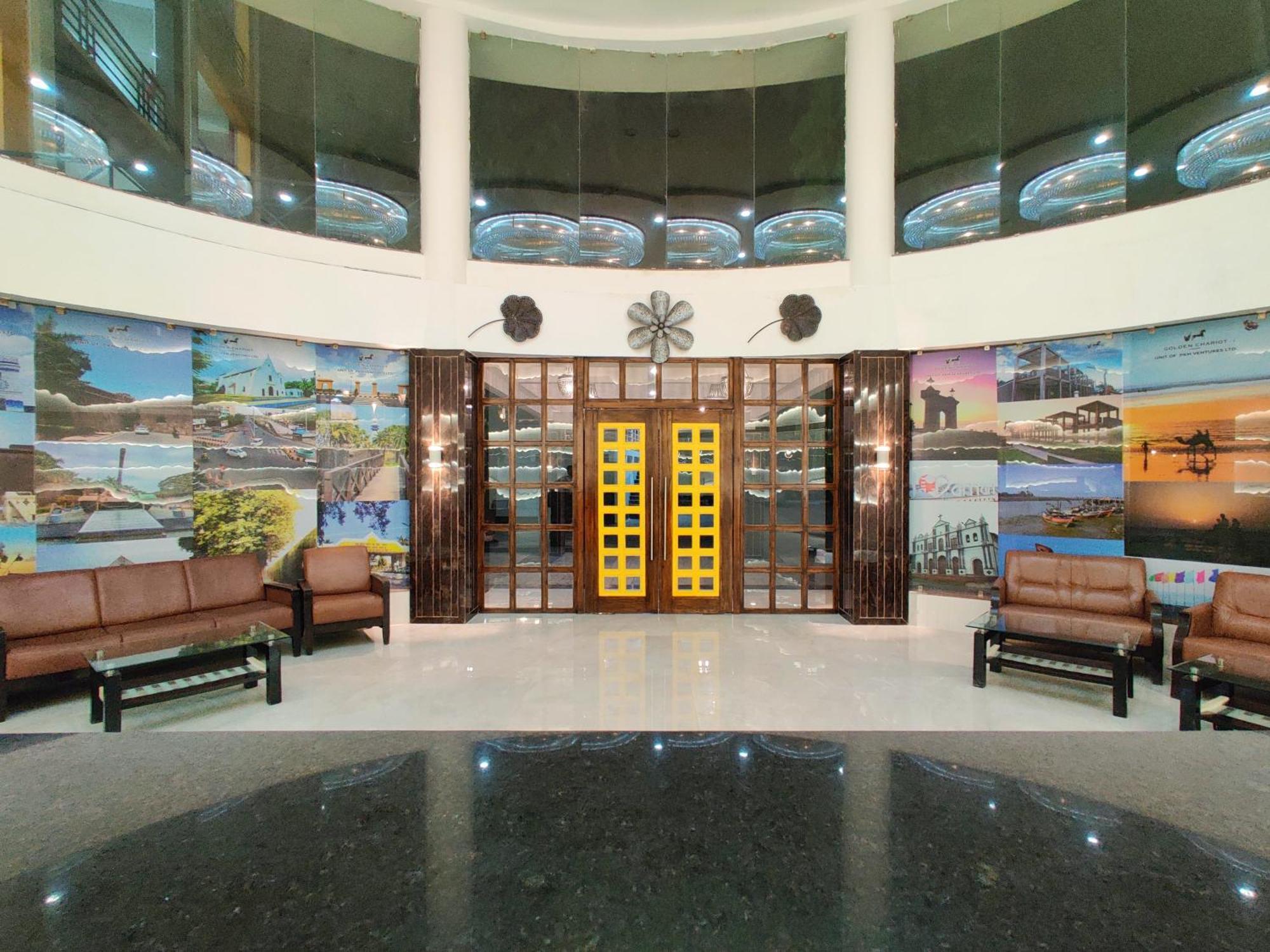 Golden Chariot Hotel Daman Exterior photo